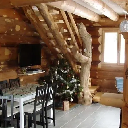 House La Cabane Des Capucins Ferienhaus *