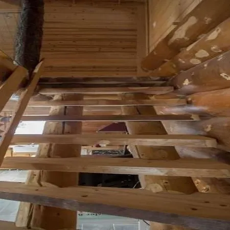 House La Cabane Des Capucins Ferienhaus *
